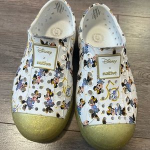 Disney Native size 8 excellent condition worn a couple times
